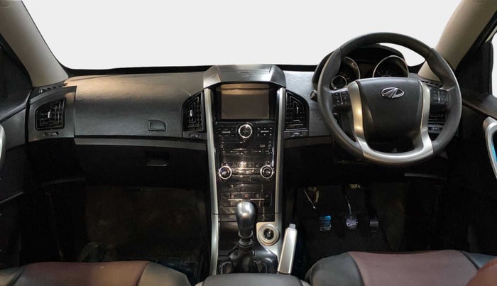 2020 Mahindra XUV500 W7, Diesel, Manual, 28,382 km, Dashboard