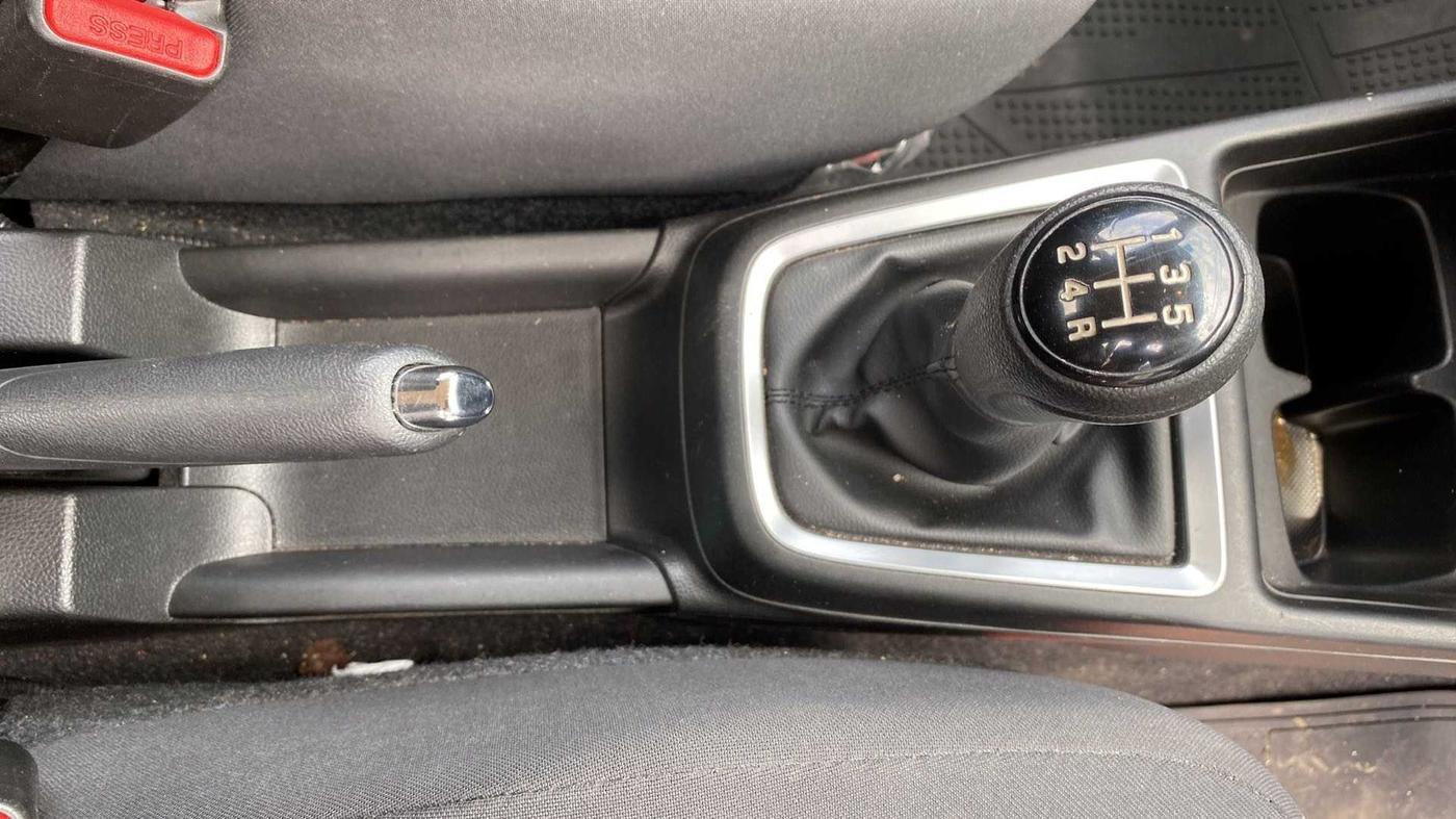 2022 Maruti Swift VXI, Petrol, Manual, 21,961 km, Gear Lever