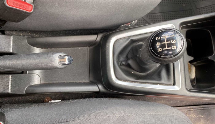 2022 Maruti Swift VXI, Petrol, Manual, 21,961 km, Gear Lever