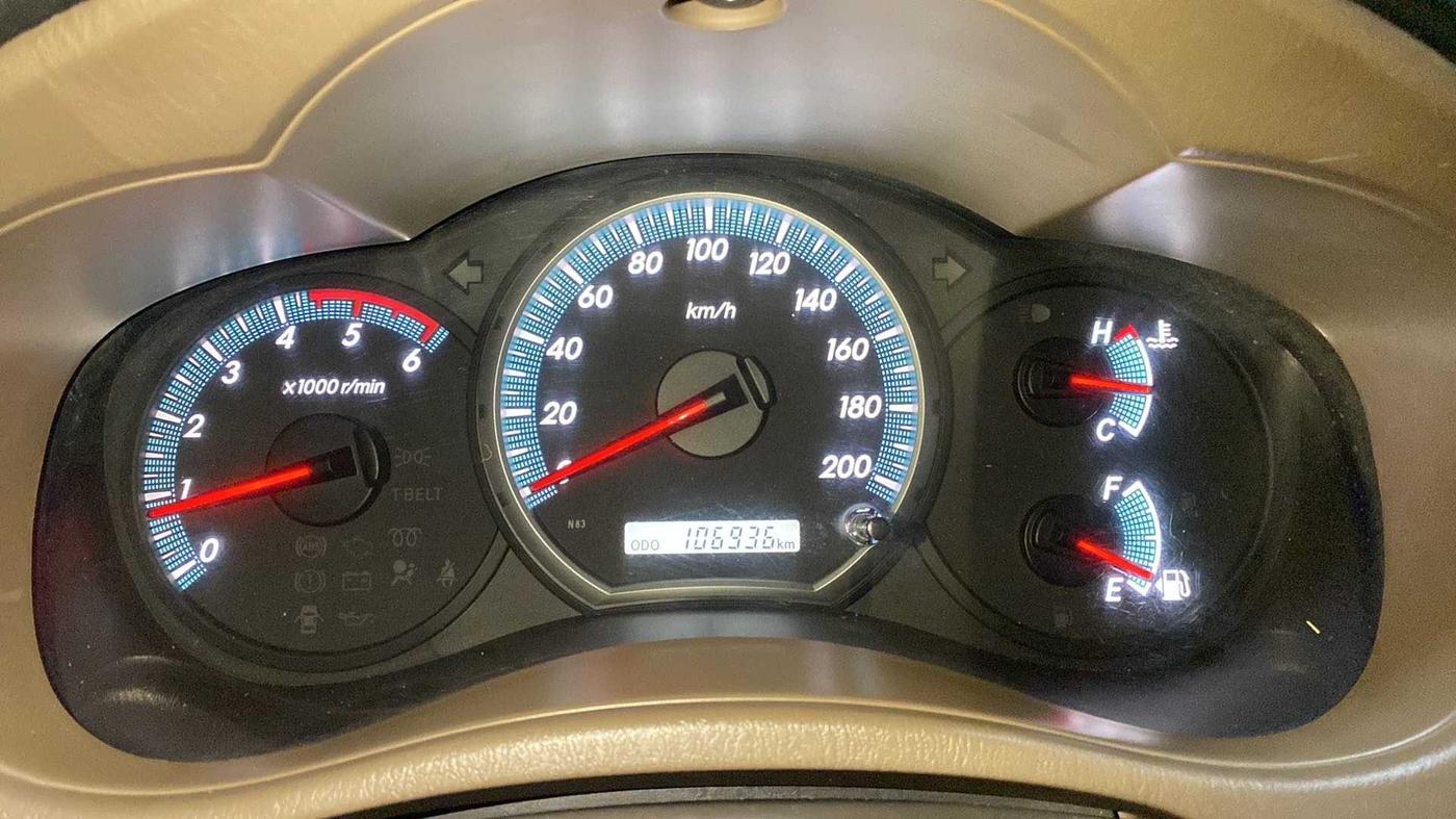 2015 Toyota Innova 2.5 VX 7 STR, Diesel, Manual, 1,06,906 km, Odometer Image
