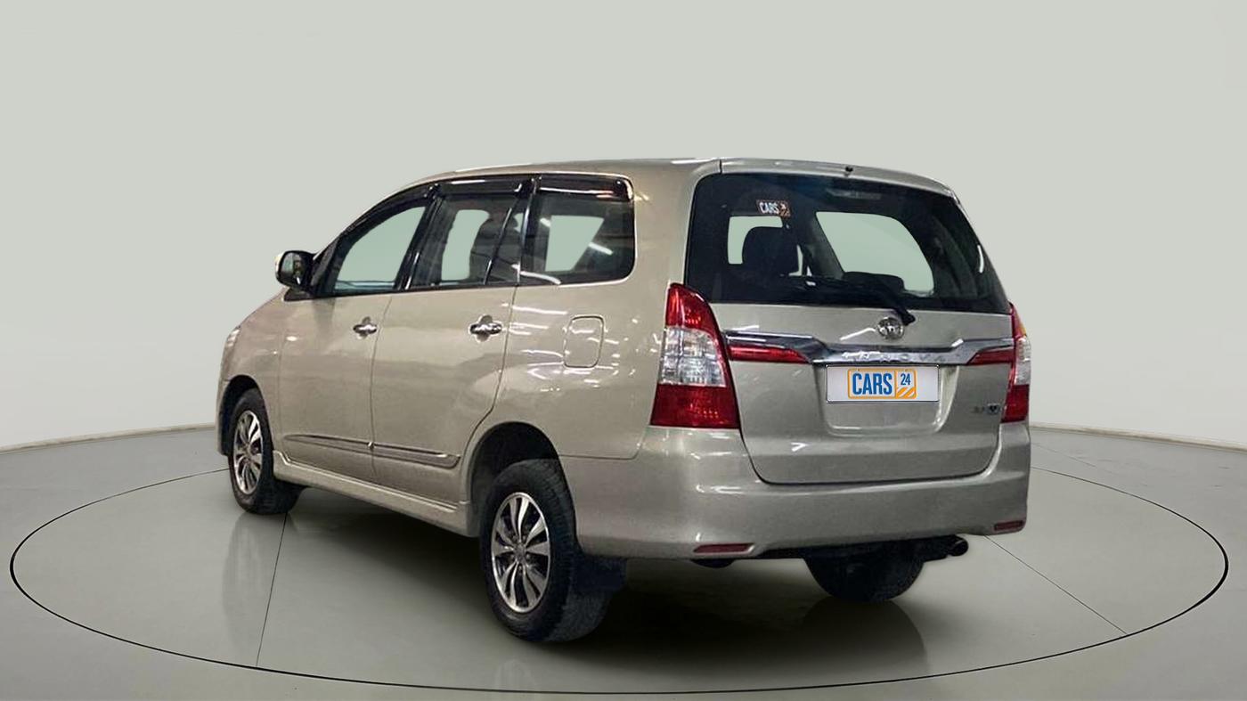 2015 Toyota Innova 2.5 VX 7 STR, Diesel, Manual, 1,06,906 km, Left Back Diagonal