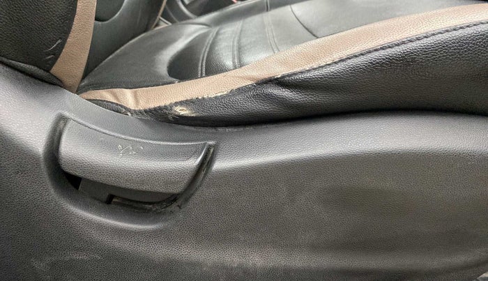 2017 Hyundai Creta E PLUS 1.6 PETROL, Petrol, Manual, 55,551 km, Driver Side Adjustment Panel