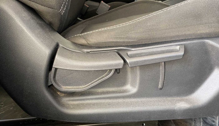 2022 Hyundai VENUE SX 1.0 TURBO, Petrol, Manual, 30,590 km, Driver Side Adjustment Panel