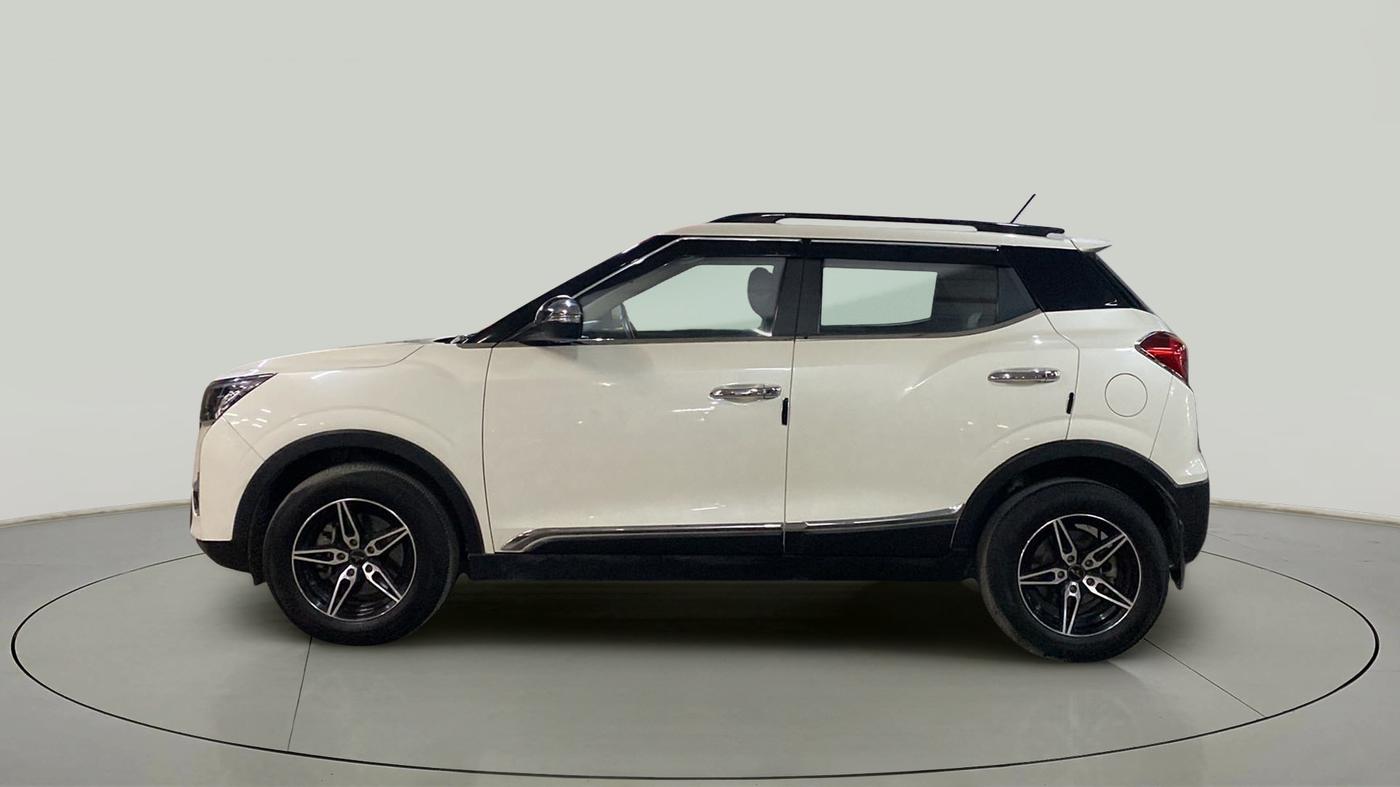 2022 Mahindra XUV300 W8 1.5 DIESEL, Diesel, Manual, 33,410 km, Left Side