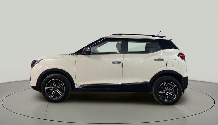 2022 Mahindra XUV300 W8 1.5 DIESEL, Diesel, Manual, 33,410 km, Left Side