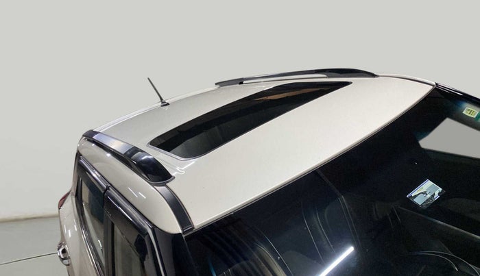 2022 Mahindra XUV300 W8 1.5 DIESEL, Diesel, Manual, 33,410 km, Roof