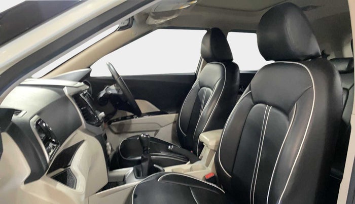 2022 Mahindra XUV300 W8 1.5 DIESEL, Diesel, Manual, 33,410 km, Right Side Front Door Cabin