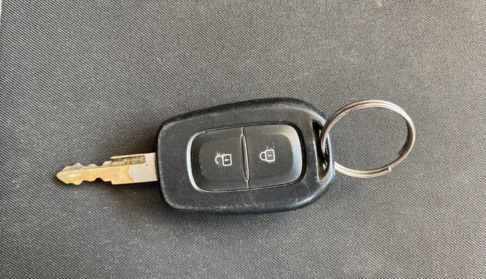 2021 Renault Kwid CLIMBER 1.0 AMT (O), Petrol, Automatic, 45,079 km, Key Close Up
