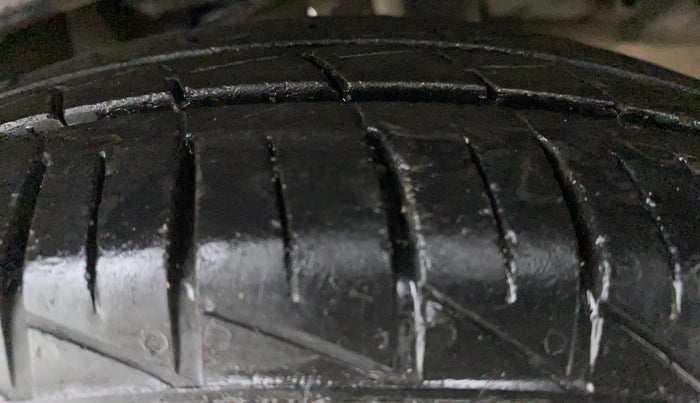 2021 Maruti Alto LXI CNG, CNG, Manual, 30,964 km, Right Rear Tyre Tread