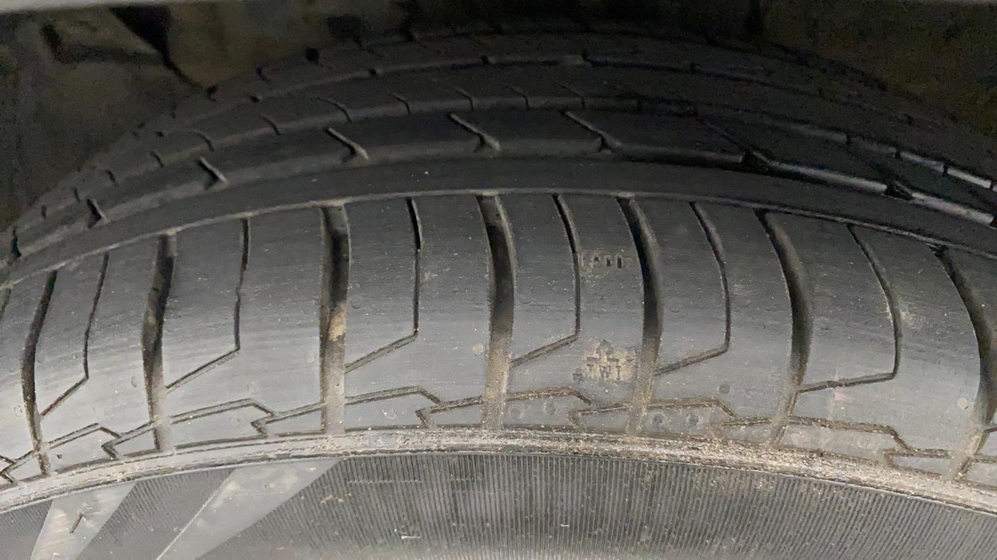 2022 KIA SELTOS GTX PLUS AT 1.5 DIESEL, Diesel, Automatic, 5,720 km, Left Front Tyre Tread