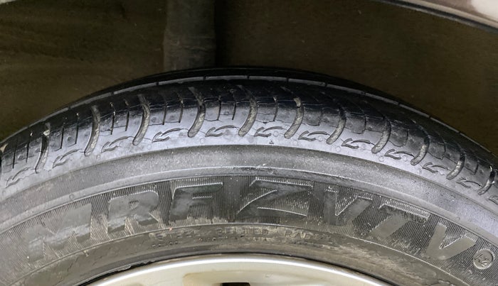 2018 Honda Amaze 1.2L I-VTEC VX, CNG, Manual, 9,032 km, Right Rear Tyre Tread
