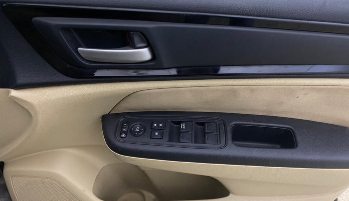 2018 Honda Amaze 1.2L I-VTEC VX, CNG, Manual, 9,032 km, Driver Side Door Panels Control