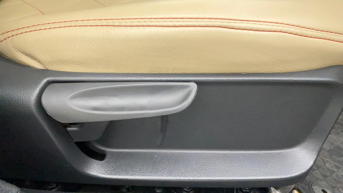 2020 Skoda Rapid AMBITION TSI, Petrol, Manual, 46,491 km, Driver Side Adjustment Panel