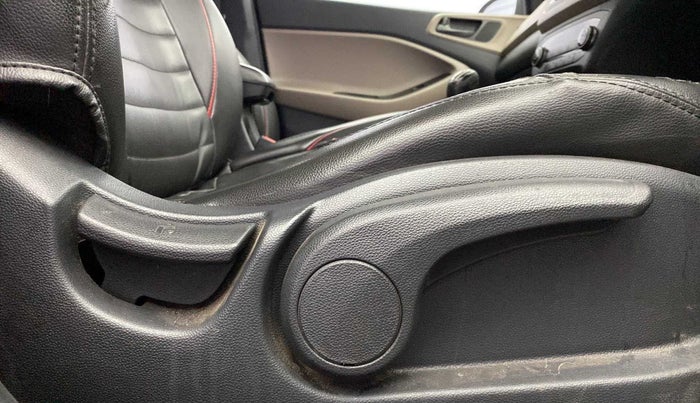 2016 Hyundai Elite i20 ASTA 1.4 CRDI (O), Diesel, Manual, 82,220 km, Driver Side Adjustment Panel