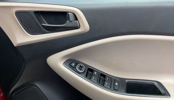 2016 Hyundai Elite i20 ASTA 1.4 CRDI (O), Diesel, Manual, 82,220 km, Driver Side Door Panels Control