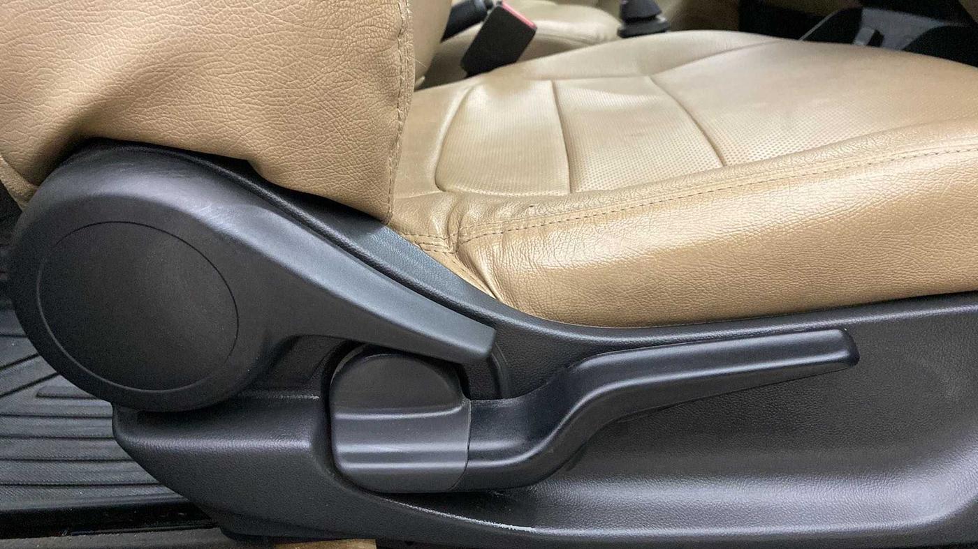 2019 Honda Amaze 1.2L I-VTEC S, CNG, Manual, 47,429 km, Driver Side Adjustment Panel