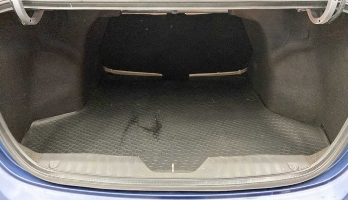 2019 Maruti Ciaz DELTA 1.5 SHVS MT PETROL, Petrol, Manual, 41,921 km, Boot Inside
