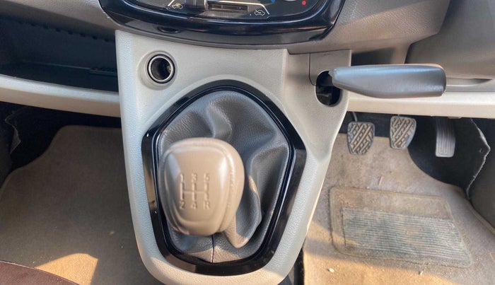 2015 Datsun Go T, Petrol, Manual, 1,05,938 km, Gear Lever