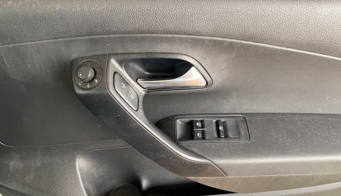 2021 Volkswagen Polo COMFORTLINE 1.0L TSI AT, Petrol, Automatic, 29,995 km, Driver Side Door Panels Control