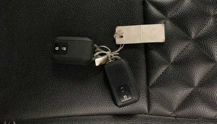 2021 Maruti Baleno ZETA CVT PETROL 1.2, Petrol, Automatic, 39,864 km, Key Close Up