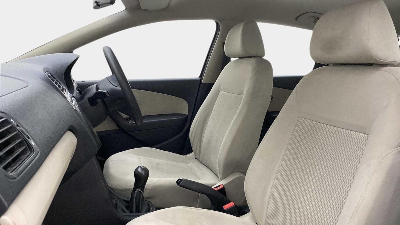 2012 Volkswagen Polo COMFORTLINE 1.2L, Diesel, Manual, 93,691 km, Right Side Front Door Cabin