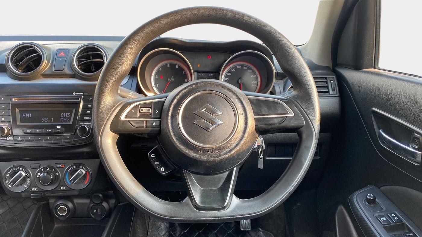 2018 Maruti Swift VXI AMT, Petrol, Automatic, 29,219 km, Steering Wheel Close Up