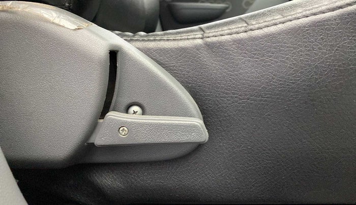 2015 Maruti Alto 800 LXI, Petrol, Manual, 38,338 km, Driver Side Adjustment Panel