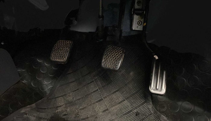 2015 Maruti Alto 800 LXI, Petrol, Manual, 38,338 km, Pedals