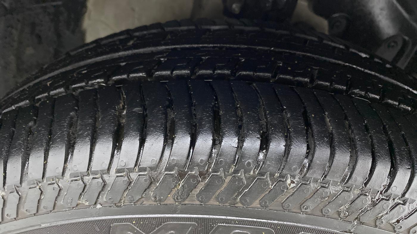 2016 Ford Ecosport TITANIUM 1.5L DIESEL, Diesel, Manual, 85,341 km, Right Front Tyre Tread