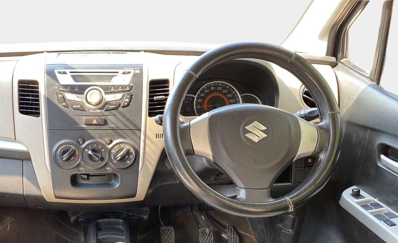 2015 Maruti Wagon R 1.0 VXI, Petrol, Manual, 43,791 km, Steering Wheel Close Up
