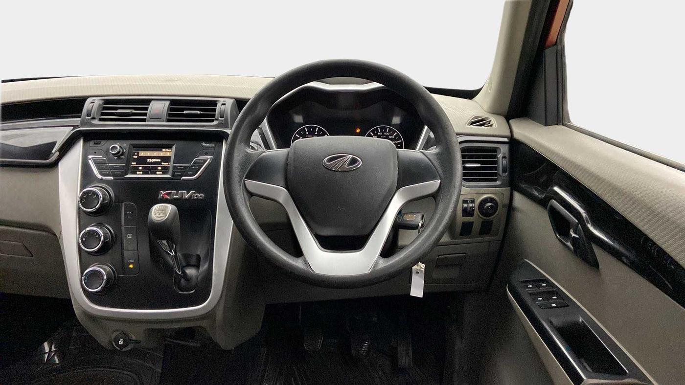 2016 Mahindra Kuv100 K6 5 STR, Petrol, Manual, 43,174 km, Steering Wheel Close Up