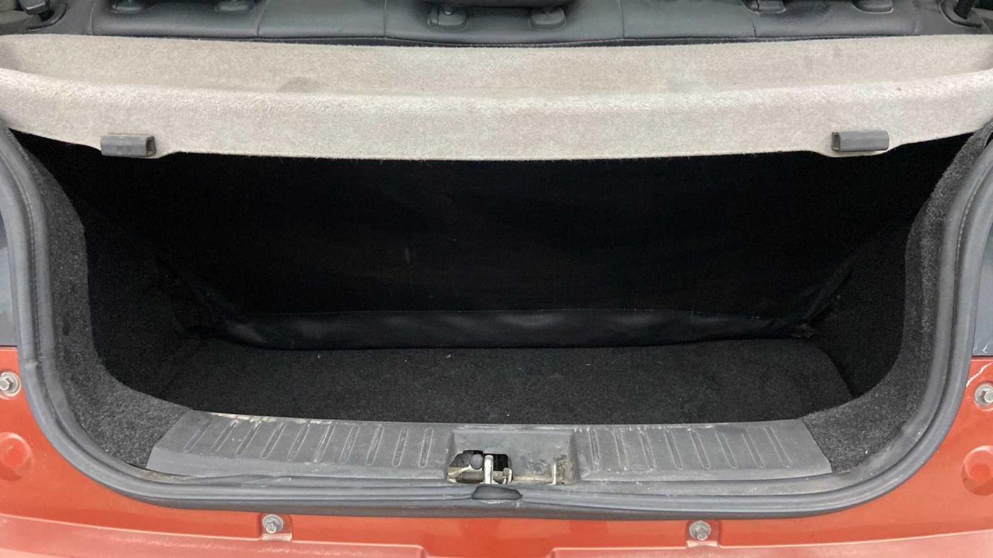 2016 Mahindra Kuv100 K6 5 STR, Petrol, Manual, 43,174 km, Boot Inside