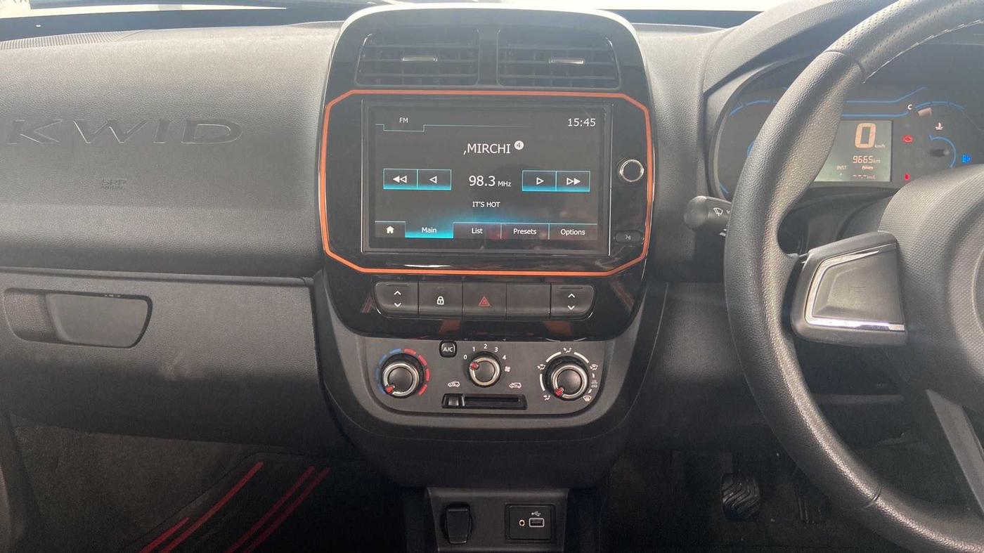 2021 Renault Kwid CLIMBER 1.0 AMT (O) DUAL TONE, Petrol, Automatic, 9,653 km, Air Conditioner