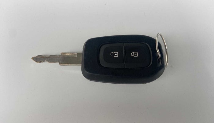 2021 Renault Kwid CLIMBER 1.0 AMT (O) DUAL TONE, Petrol, Automatic, 9,653 km, Key Close Up