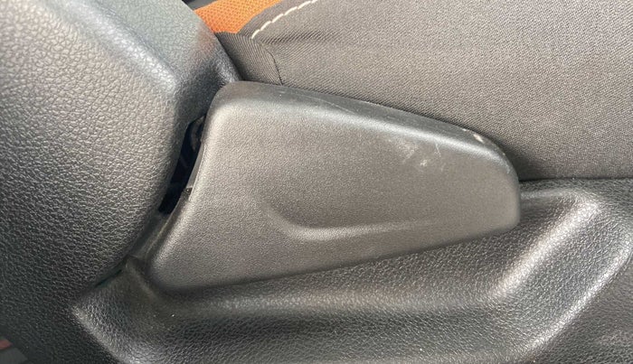 2021 Renault Kwid CLIMBER 1.0 AMT (O) DUAL TONE, Petrol, Automatic, 9,653 km, Driver Side Adjustment Panel
