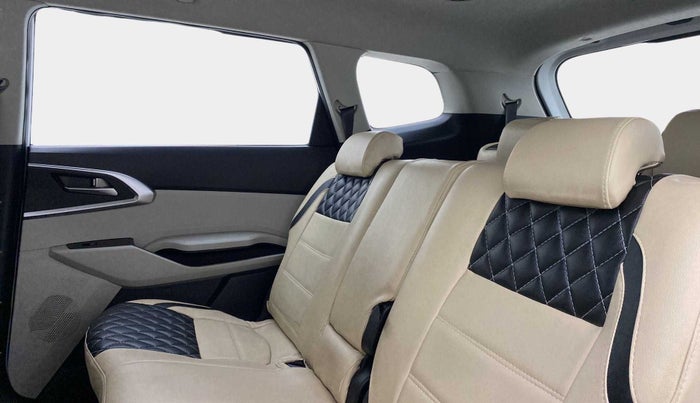 2023 KIA CARENS PRESTIGE 1.4 PETROL 7 STR, Petrol, Manual, 17,565 km, Right Side Rear Door Cabin