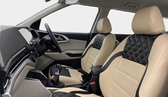 2023 KIA CARENS PRESTIGE 1.4 PETROL 7 STR, Petrol, Manual, 17,565 km, Right Side Front Door Cabin