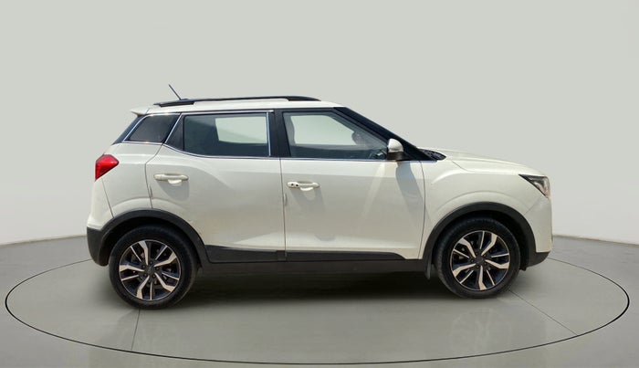 2020 Mahindra XUV300 W8 (O) 1.5 DIESEL AMT, Diesel, Automatic, 64,767 km, Right Side View