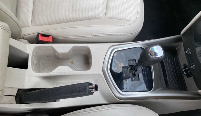 2020 Mahindra XUV300 W8 (O) 1.5 DIESEL AMT, Diesel, Automatic, 64,767 km, Gear Lever
