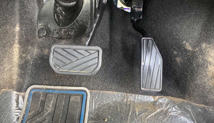 2023 Maruti IGNIS DELTA 1.2 AMT, Petrol, Automatic, 469 km, Pedals