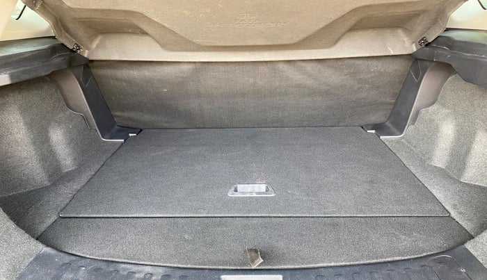 2022 Tata Harrier XM 2.0L KRYOTEC, Diesel, Manual, 6,813 km, Boot Inside
