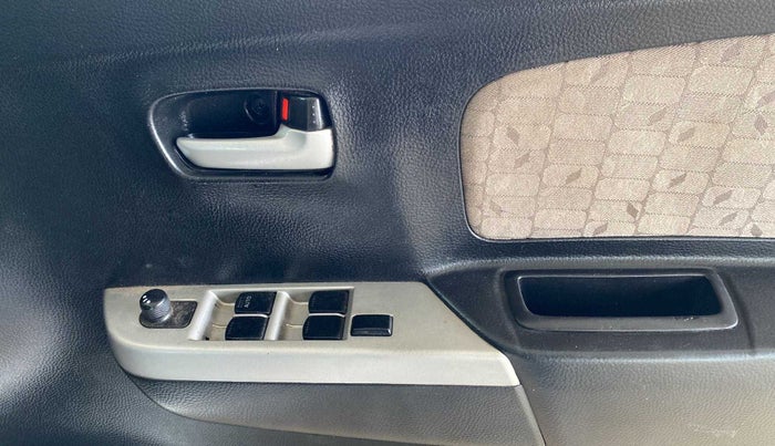 2015 Maruti Wagon R 1.0 VXI, Petrol, Manual, 97,510 km, Driver Side Door Panels Control