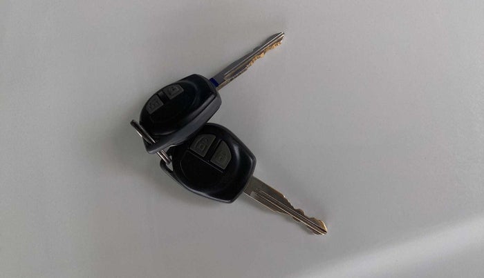 2015 Maruti Wagon R 1.0 VXI, Petrol, Manual, 97,510 km, Key Close Up