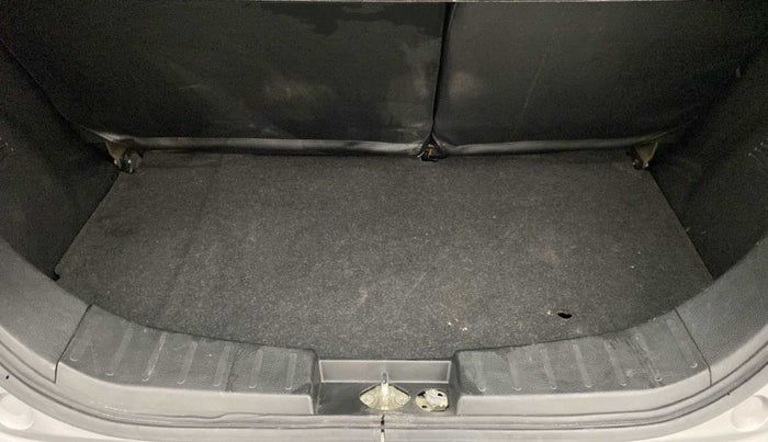 2016 Maruti Wagon R 1.0 VXI AMT, Petrol, Automatic, 35,322 km, Boot Inside