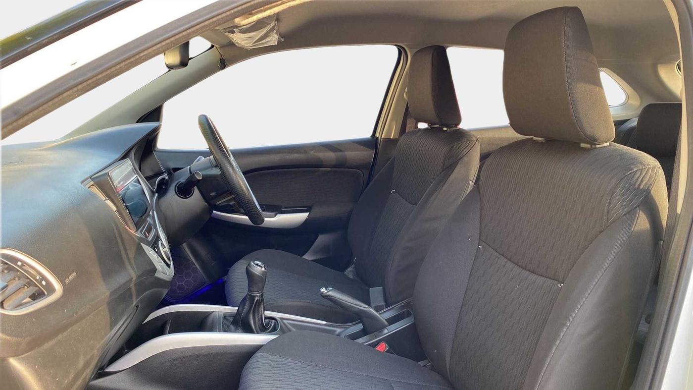 2017 Maruti Baleno DELTA PETROL 1.2, Petrol, Manual, 1,00,988 km, Right Side Front Door Cabin