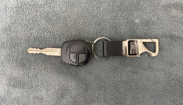 2014 Maruti Swift Dzire VDI, Diesel, Manual, 86,954 km, Key Close Up