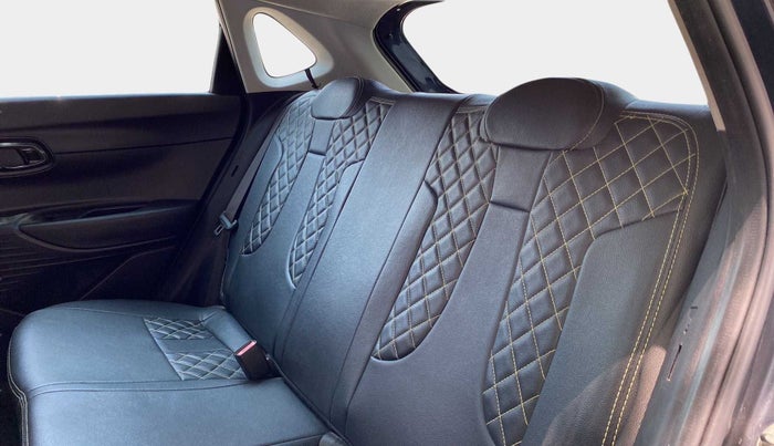 2021 Hyundai NEW I20 SPORTZ 1.2 MT, Petrol, Manual, 27,187 km, Right Side Rear Door Cabin