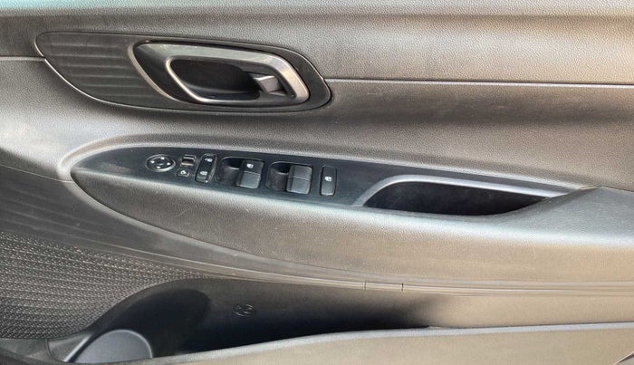 2021 Hyundai NEW I20 SPORTZ 1.2 MT, Petrol, Manual, 27,187 km, Driver Side Door Panels Control