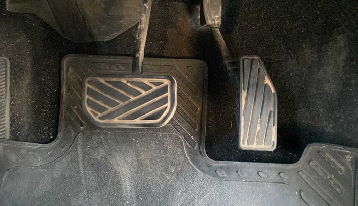2019 Maruti XL6 ALPHA AT, Petrol, Automatic, 60,292 km, Pedals