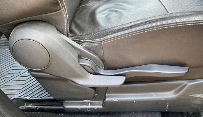 2019 Maruti XL6 ALPHA AT, Petrol, Automatic, 60,292 km, Driver Side Adjustment Panel